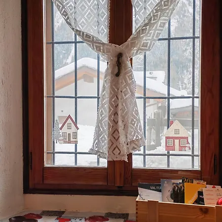 Apartamento Lo Tatà - Maisons De Charme - Caratteristico A 2 Passi Da Courmayeur